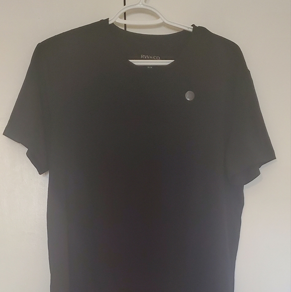 NWOT RW&CO. Supima Cotton Crewneck - Picture 2 of 3